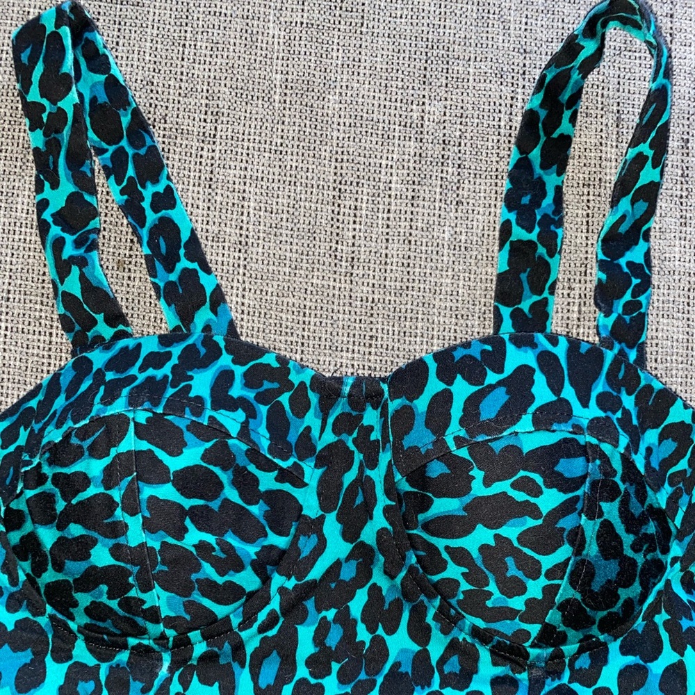 Turquoise leopard top - Picture 2 of 4